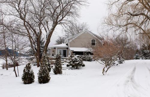 Newport Landing House | Rustic Farmhouse in Gaspereau Valley Wine Country!