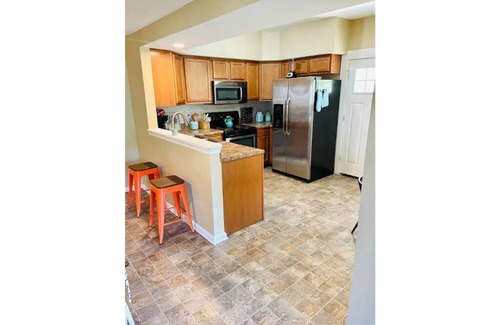 Mount Comfort House | Rustic Farmhouse with Spacious Wooded Lot