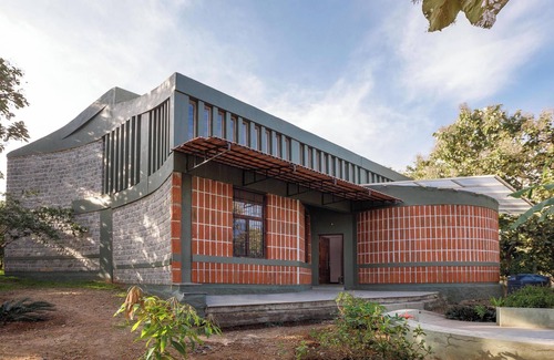 Hosur Villa | Rustic Farmpool