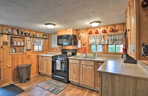 Frederic Cabin | Rustic Frederic Cabin Near Cross-Country Skiing!