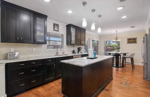 Windermere Villa | Rustic Hideaway - Modern Estate - Great Location + Pet Friendly!
