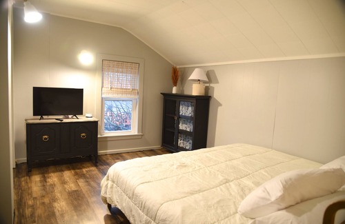 Crittenden House | Rustic home in Darien Center