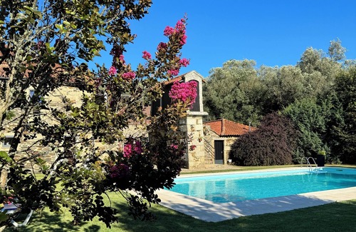 Cardielos Cottage | Rustic house for 8, with private swimming pool.