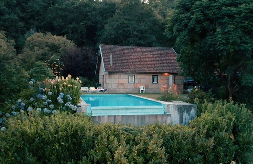 Marco de Canaveses Cottage | Rustic House, Infinity Pool, Kayak, Paddle, Total Privacy (35 min OPORTO)