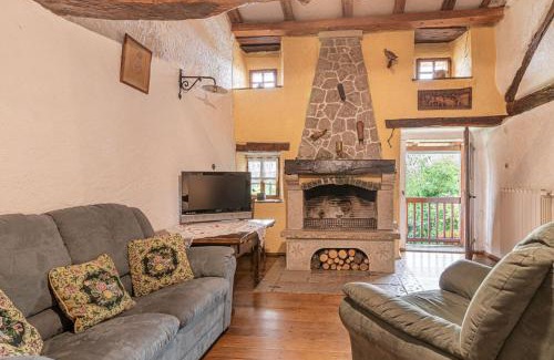 Kras Apartment | Rustic House Luin - Happy Rentals