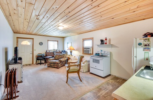 Arcade Apartment | Rustic Jefferson Retreat w/Fire Pit: Near Athens!