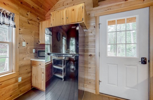 Dexter Cabin | Rustic, lakefront cabin with floating dock, firepit & fireplace - dog-friendly