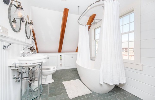 Ipswich Other | Rustic Luxe FarmHouse a Few Miles To Crane Beach: deck &jacuzzi overlooking pond
