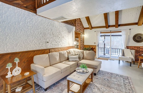 Middlebury House | Rustic Middlebury Retreat w/Yard & Fire Pit!