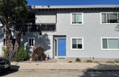 Seabright Apartment | Rustic Modern 1BR in Sunny Seabright