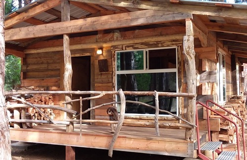 Nevada City Cottage | Rustic mountain retreat - escape to a hand-built cabin in the woods