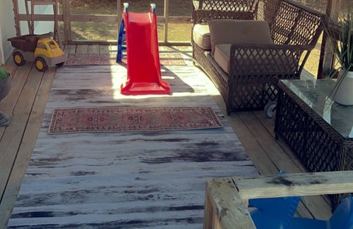 Youngstown House | Rustic private studio apartment out in the peaceful countryside