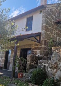 Tondela House | Rustic Retreat-Country House