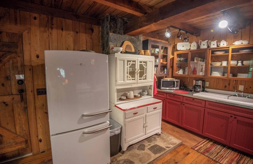 Warrensville Cabin | Rustic Retreat - Wood Burning Fireplace - Short Drive To New River - 20 Min to WJ