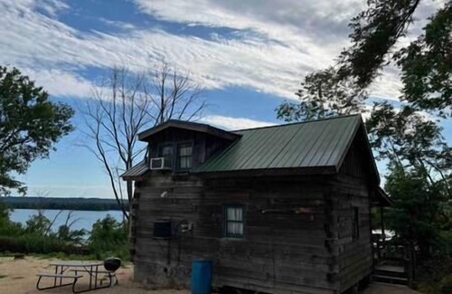 Savanna Cabin | Rustic River Cabin 3