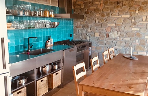 Civitella Casanova House | Rustic stone house with a modern touch
