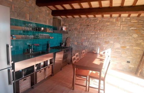 Civitella Casanova House | Rustic stone house with a modern touch
