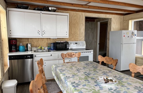 Saint Laurent Cabin | Rustic Waterfront, Lakeside Cottage with Stunning Views 1 hour from Winnipeg.