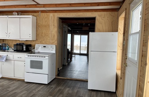 Saint Laurent Cabin | Rustic Waterfront, Lakeside Cottage with Stunning Views 1 hour from Winnipeg.