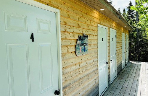Port Blandford Cabin | Rustic Wave Cottages- Glamping Pod #6