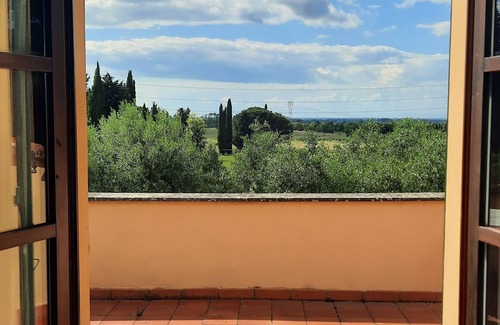 Fauglia House | Rustico 230 mq in stile toscano immerso nel verde della campagna, ampia piscina.