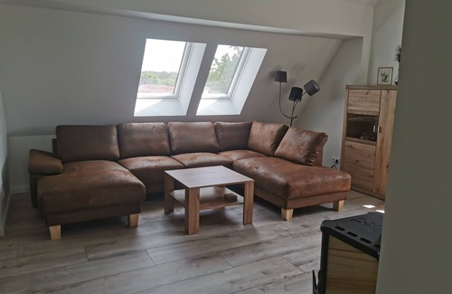 Senzig Apartment | Rustikale Dachgeschosswohnung in See und Waldnähe
