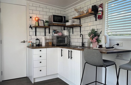 Tamahere Cabin | Rustling Oaks Tropical Tiny House