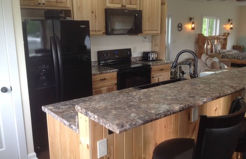 Lemoyne House | Rusty’s Loft w/pond views! 70 plus positive reviews!