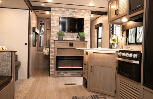 Kenora Resort | RV 4 Luxury Fireplace Bunkhouse Meets High End Camping