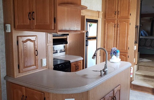 Cottondale House | RV Executive Home in Tranquil Setting, Inground Indoor Pool heated year around