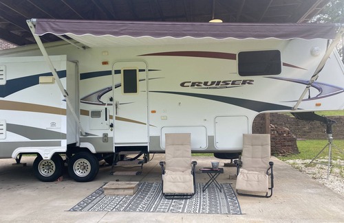Laurel House | RV Living w/Pool @The House on the Hill
