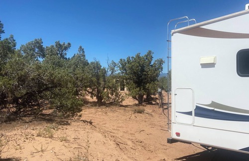 Roosevelt House | RV on private road in the cedarsnn