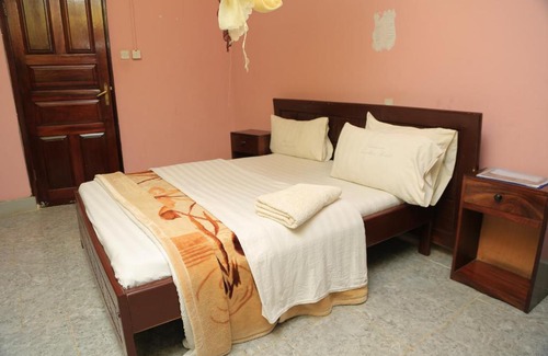 Fort Portal House | Rwenzori Travellers Pride Hotel