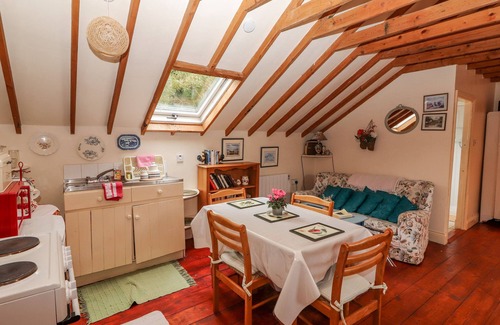 Ardfinnan Apartment | RYAN'S LOFT, pet friendly in Ardfinnan, County Tipperary