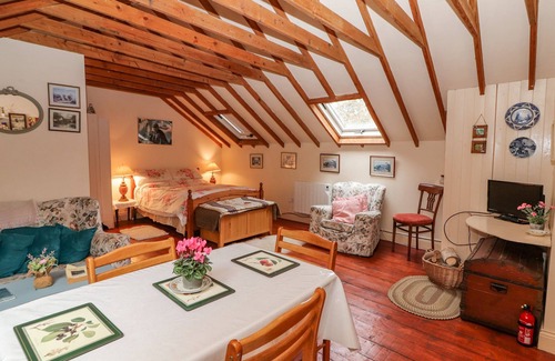 Ardfinnan Apartment | RYAN'S LOFT, pet friendly in Ardfinnan, County Tipperary