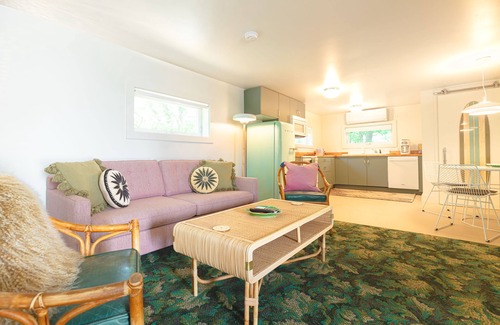 Rye Apartment | Rye Motor Inn - Deluxe King Studio Apartment - ADULTS ONLY