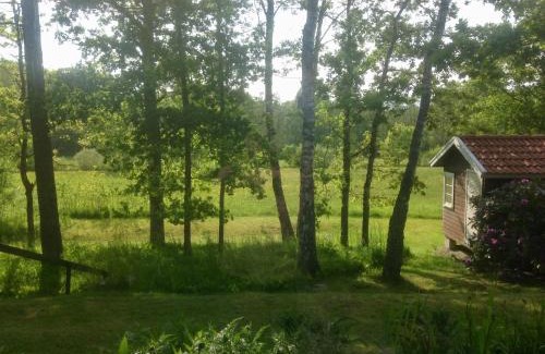 Hastveda House | Rymligt boende i en fantastisk villa! Bo helt PRIVAT som enda gäster och boende! Nära NATUREN, lokala bekvämligheter och lätt att resa till med bil, buss eller tåg! Varifrån ni kan utforska södra Sveriges skatter, eller bara koppla av!