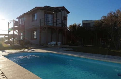 Sauce de Portezuelo Apartment | Sándalo en Aroma de Mar: Vive el mar en esta hermosa casa con piscina.