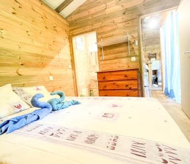 Les Anses-d'Arlets Ski Chalet | Séjour Authentique et Paisible