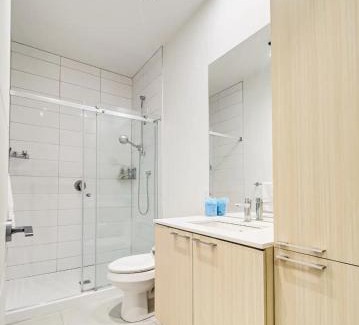 Downtown Montreal Apartment | Séjour d'été avec piscine, barbecue, salle de sport et terrasse