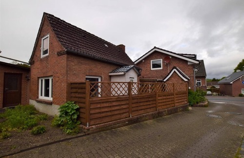 Burg House | Süßes Apartmenthäuschen in Burg