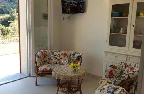 Sant' Andrea Apartment | S. Andrea Yellow House Terrace