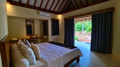 Rote Island Bed & Breakfast | SA Oeona Bungalow