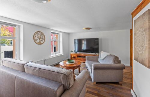 Trebbin Apartment | Sabina Monteurwohnung I 75 Zoll TV I KÜCHE I BAD I BACKOFEN I