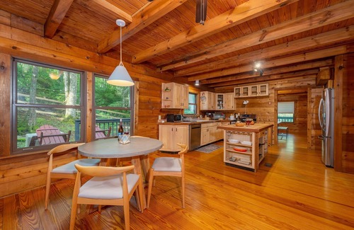 Black Mountain Cabin | Sacred Way | Eagle Rock Trail Access & 20 Min. to Lake Lure!