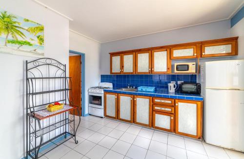 Picard House | Safari Apartments
