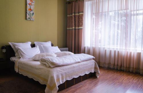 Lenins'kyi district Hotel | Safari-Club