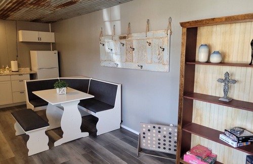 Jacksboro Cabin | Safari-ish Cabin Getaway in Jacksboro