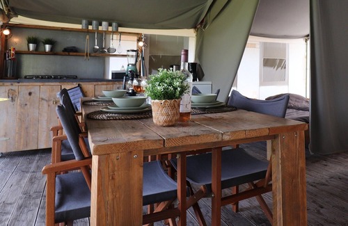 Twijzel House | Safari Tent in Friesland near Nature Reserves