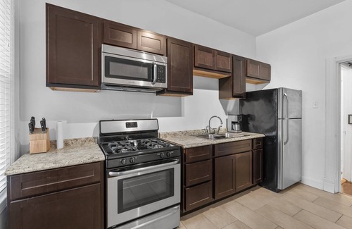 Shaw Apartment | Safe and Cozy Apartment in Shaw Historic District